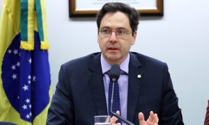 Príncipe diz que acusação de suruba gay o impediu de ser vice de Bolsonaro