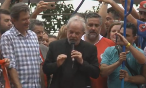 Lula associa Bolsonaro a milicianos, chama Moro de canalha e ataca Trump
