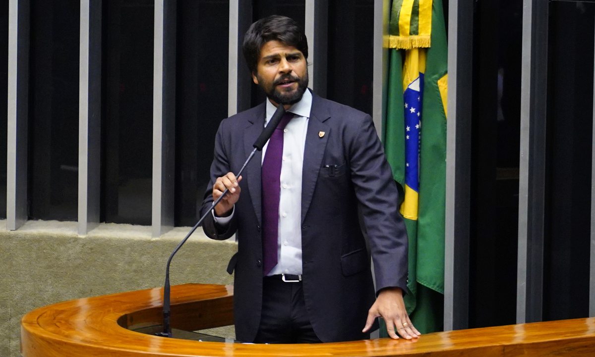 Câmara aprova projeto para clubes de futebol se tornarem empresas