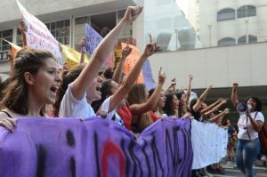 Mulheres vão às ruas no mundo todo por mais direitos e menos violência