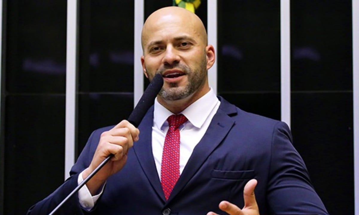PSL quer expulsar Daniel Silveira do partido; ala bolsonarista questiona