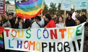 França e Alemanha avançam para proibir “cura gay” em meio a alta da LGBTfobia