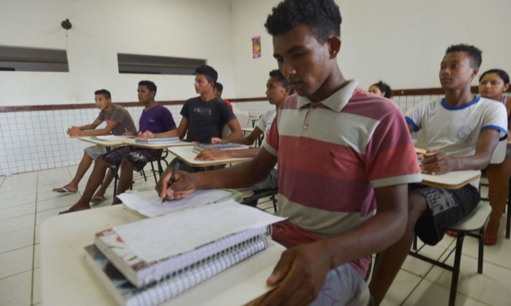 Contra racismo, professora usa método que valoriza voz ativa do aluno