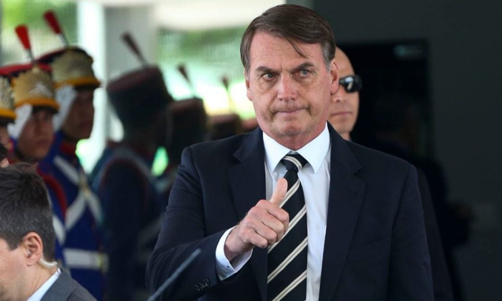 Bolsonaro pede apoio do Congresso para ampliar porte de armas