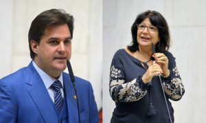 Deputada do PT pede cassação de parlamentar que tentou homenagear Pinochet
