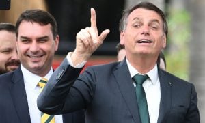 Bolsonaro e Partido Militar disputam o 38, alusivo à arma, para seus partidos