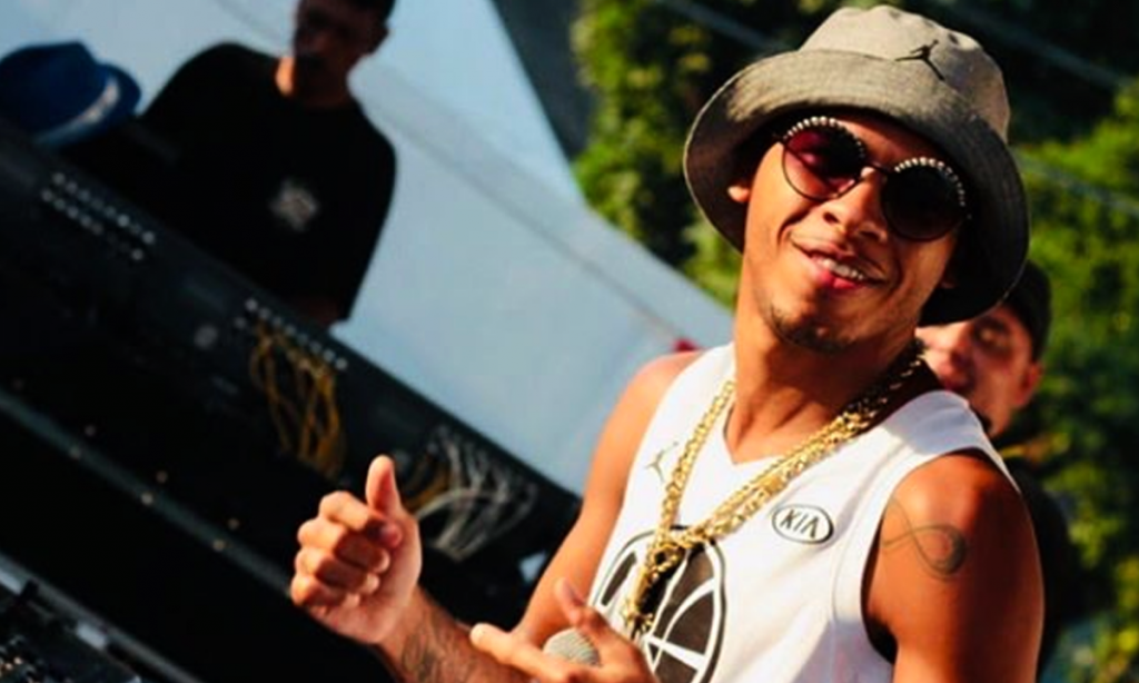 Juíza assina alvará de soltura de DJ Rennan da Penha
