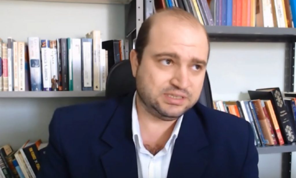 Presidente da Funarte que comparou o rock ao satanismo reassume o cargo