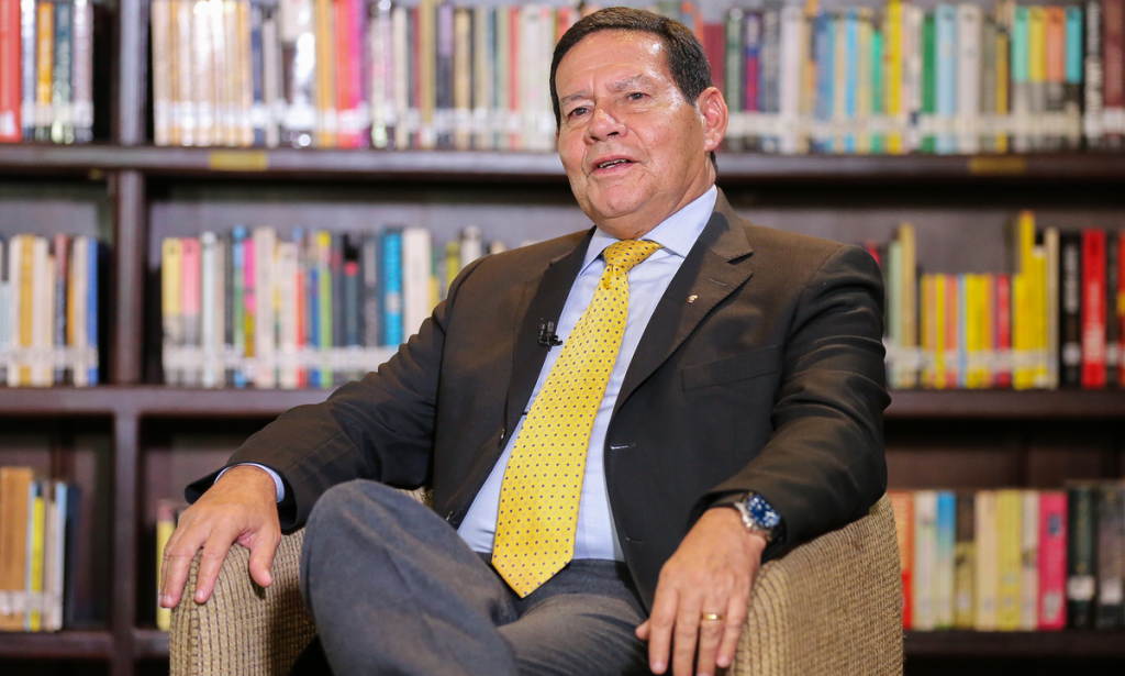 Mourão nega que Forças Armadas possam intervir nas eleições: ‘Nem é papel militar’