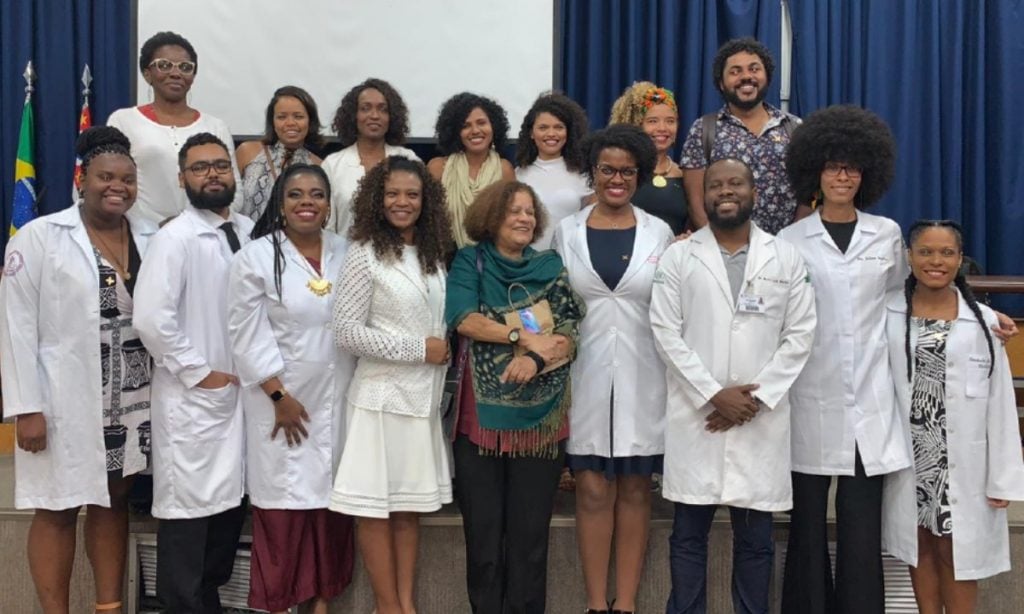 Combate ao racismo ganha força com coletivos de profissionais liberais negros