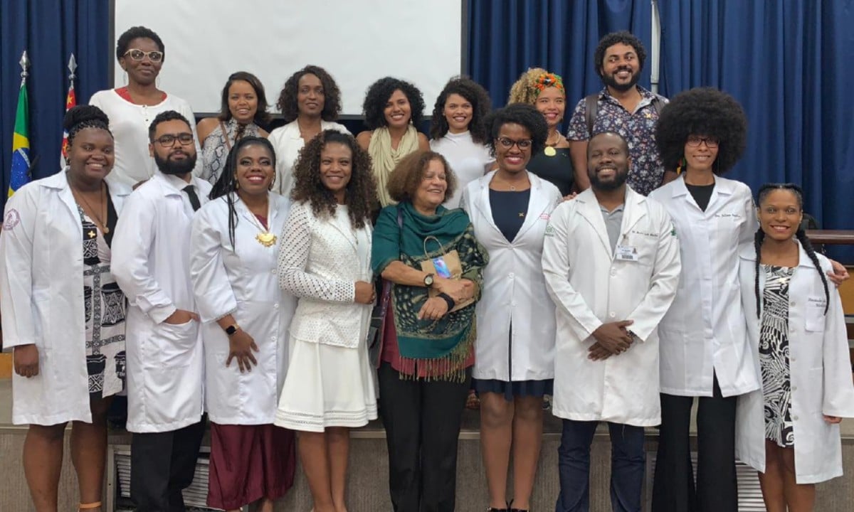 Combate ao racismo ganha força com coletivos de profissionais liberais negros