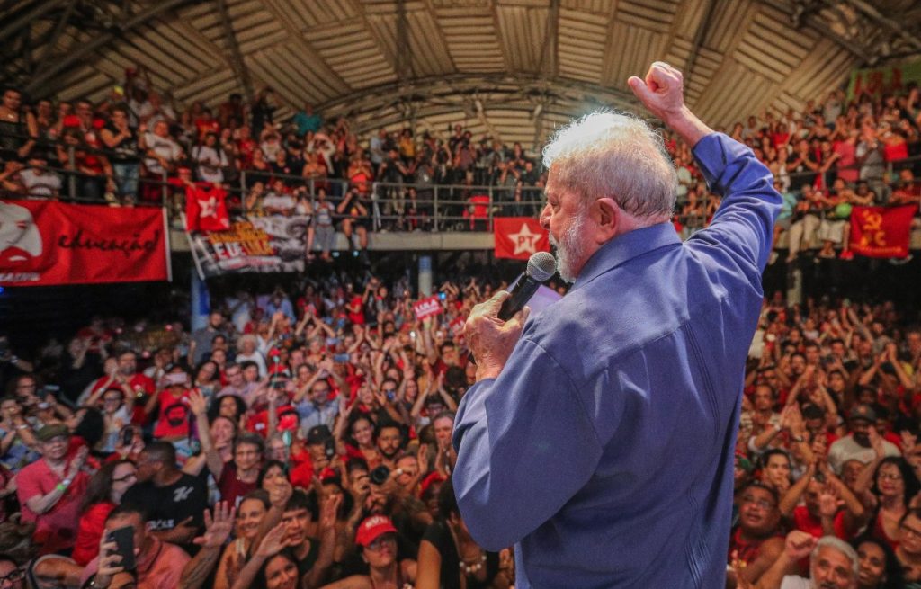 Oposição não tira vantagem da “balbúrdia” do governo Bolsonaro