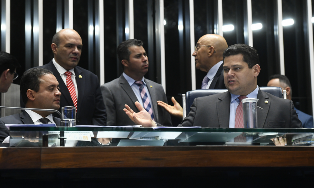 Senado aprova transferência do Coaf para o Banco Central