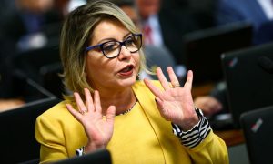 Senado cassa mandato da juíza Selma, a 