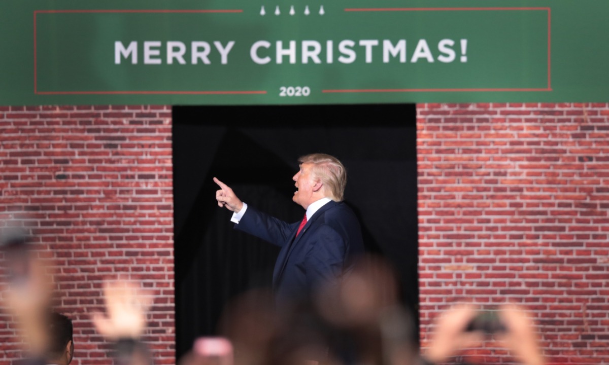 Trump se torna 3° presidente dos EUA alvo de impeachment e diz estar sendo perseguido