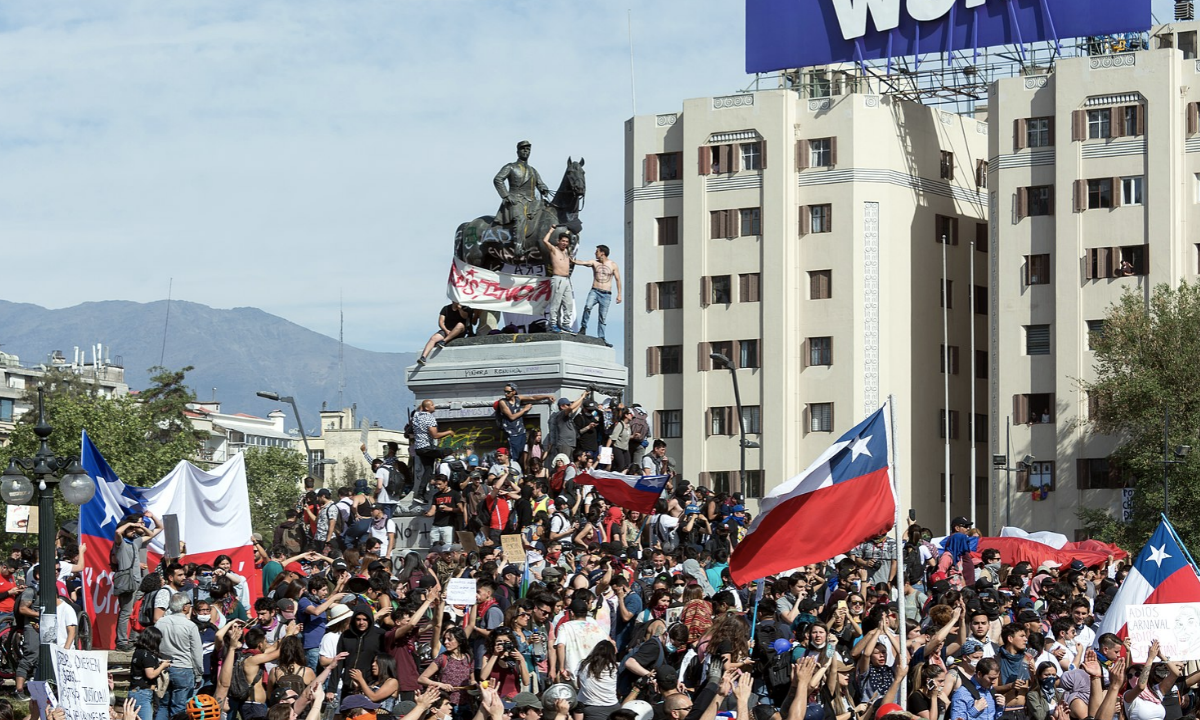 Mais de 1,2 milhão de pessoas se mobilizaram nas ruas de Santiago (Foto: Carlos Figueroa) 