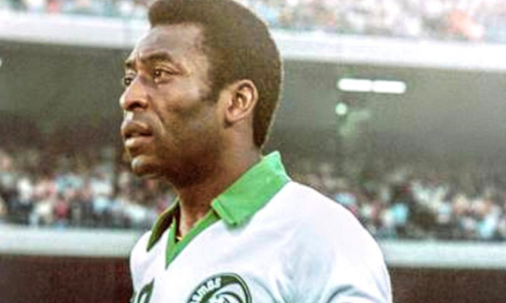 Novas gerações ignoram Pelé e as antigas só querem lembrar dele em campo