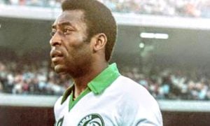 Novas gerações ignoram Pelé e as antigas só querem lembrar dele em campo