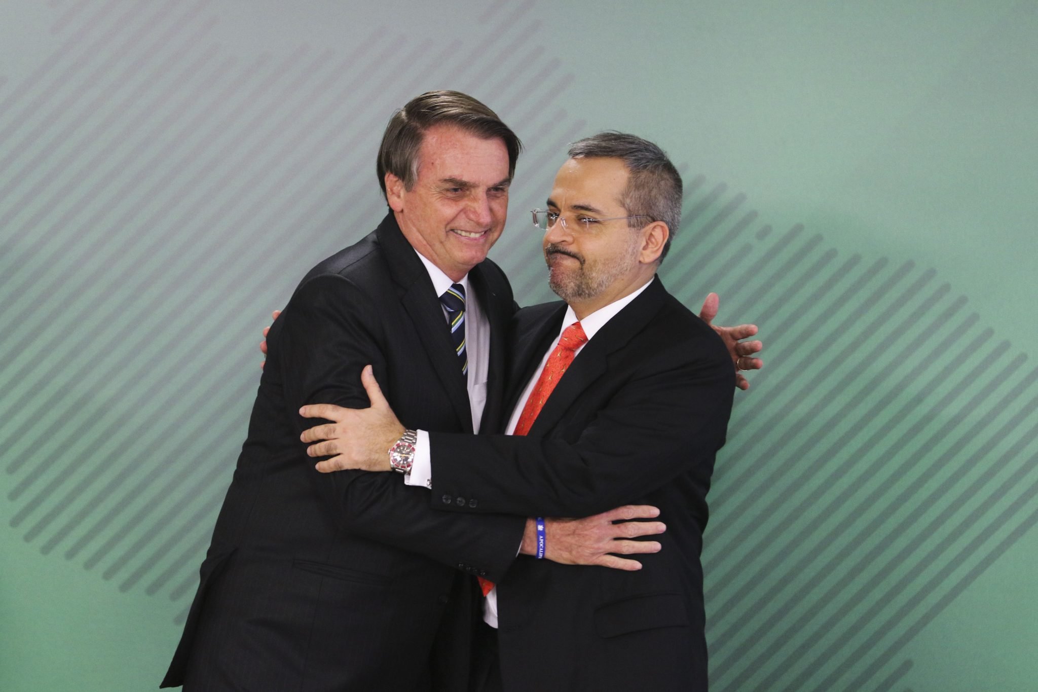 O presidente Jair Bolsonaro e o ex-ministro da Educação Abraham Weintraub (Foto: Valter Campanato/ Agência Brasil) 