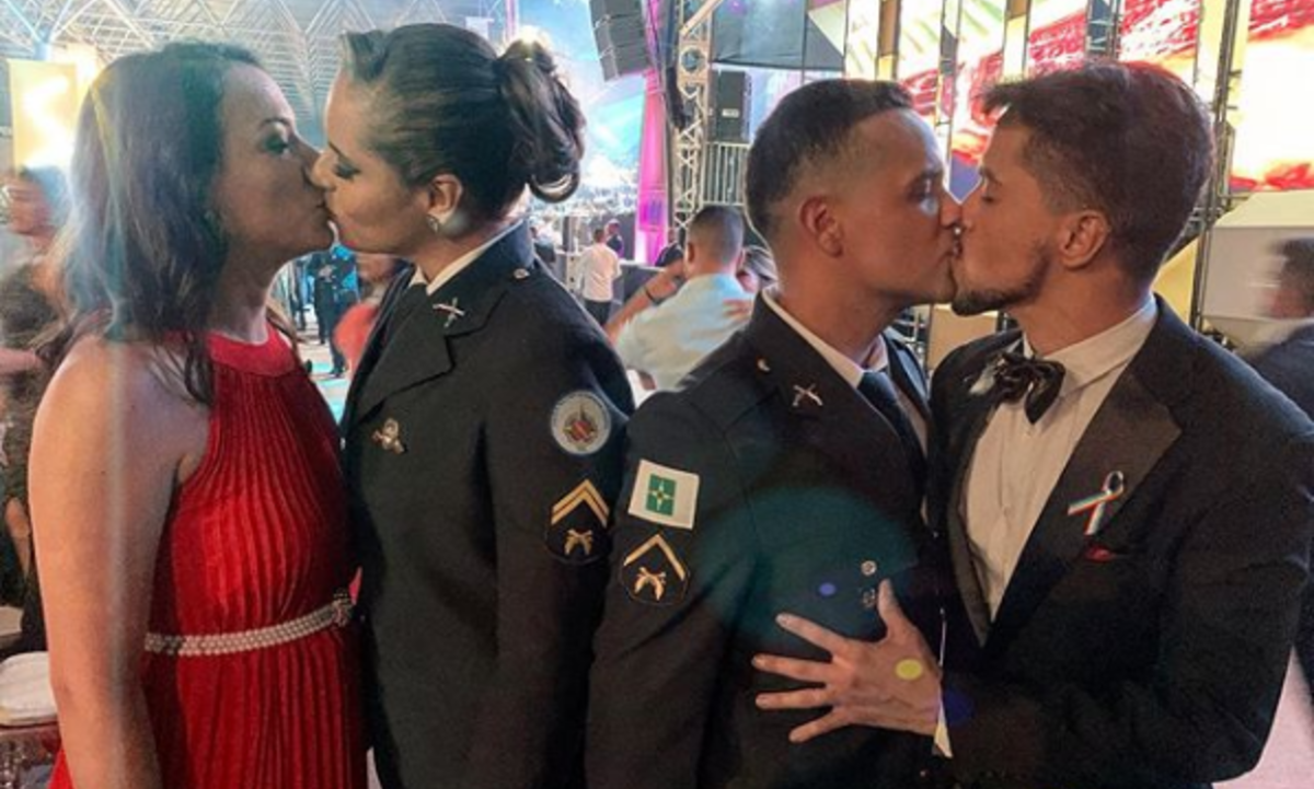 PMs sofrem homofobia por beijo gay; caso vai ao Ministério Público