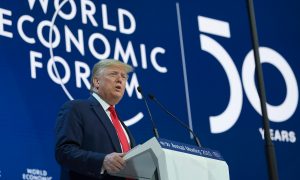 Em Davos e diante de Greta, Trump critica “catastrofistas da mudança climática”