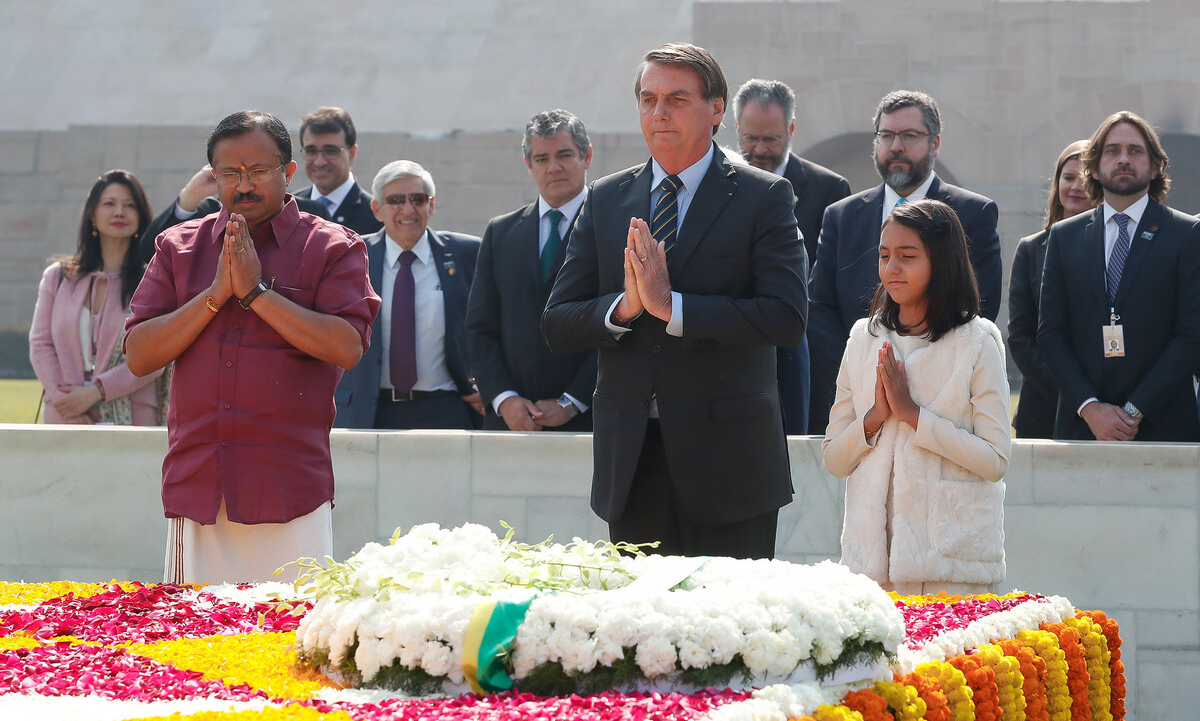 O presidente Jair Bolsonaro, em cerimônia de oferenda floral no Memorial Mahatma Gandhi. Foto: Alan Santos/PR 