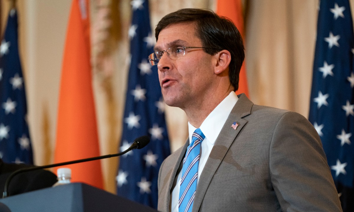 Secretário da Defesa dos EUA diz que EUA não deixará o Iraque