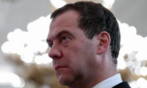 Primeiro-ministro russo apresenta renúncia de seu governo