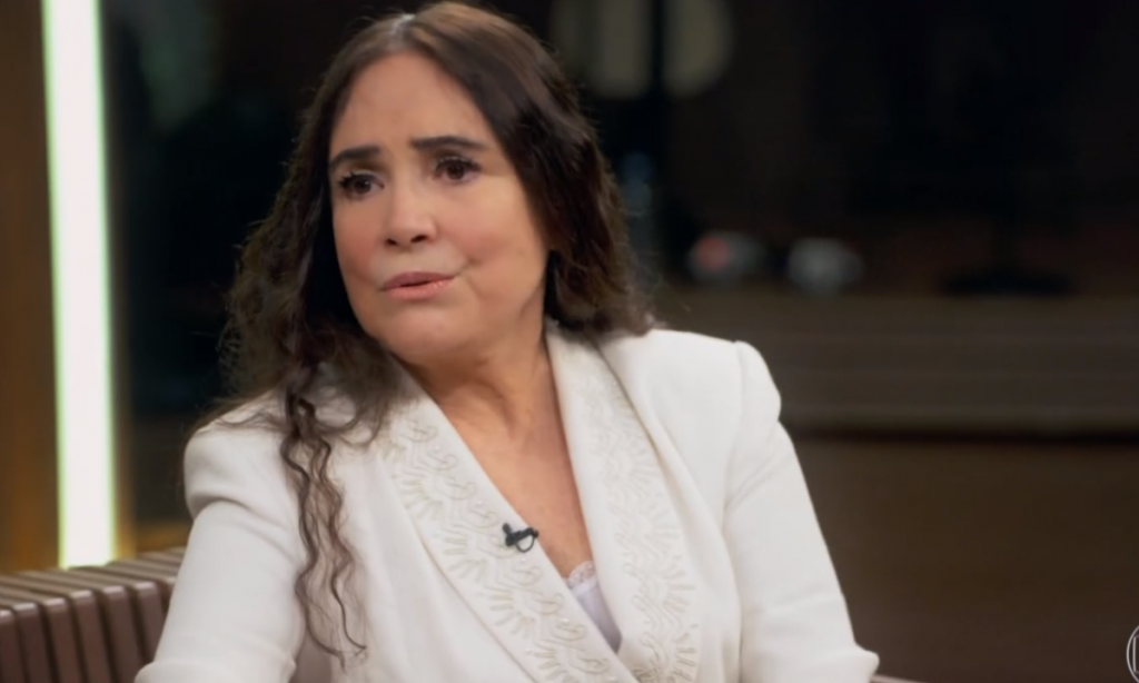 União de Regina Duarte com Bolsonaro divide opiniões de artistas