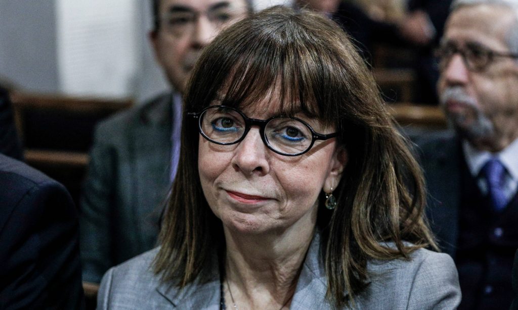 Parlamento grego elege pela primeira vez uma mulher como presidente da República