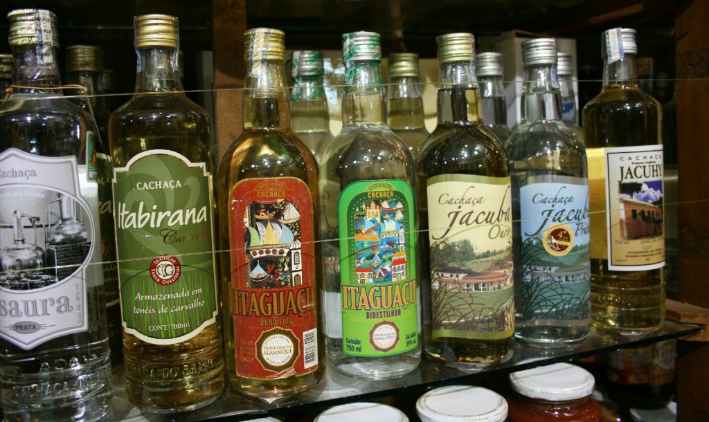 Cachaça brasileira ganha espaço na França
