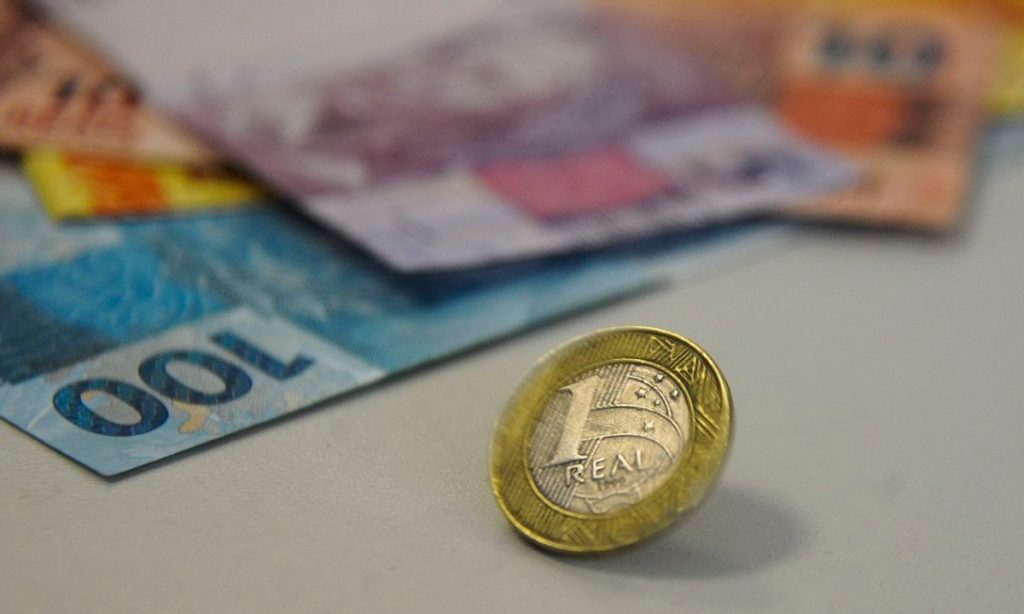 Justiça fixa indenização de R$ 2 a um cliente negativado indevidamente