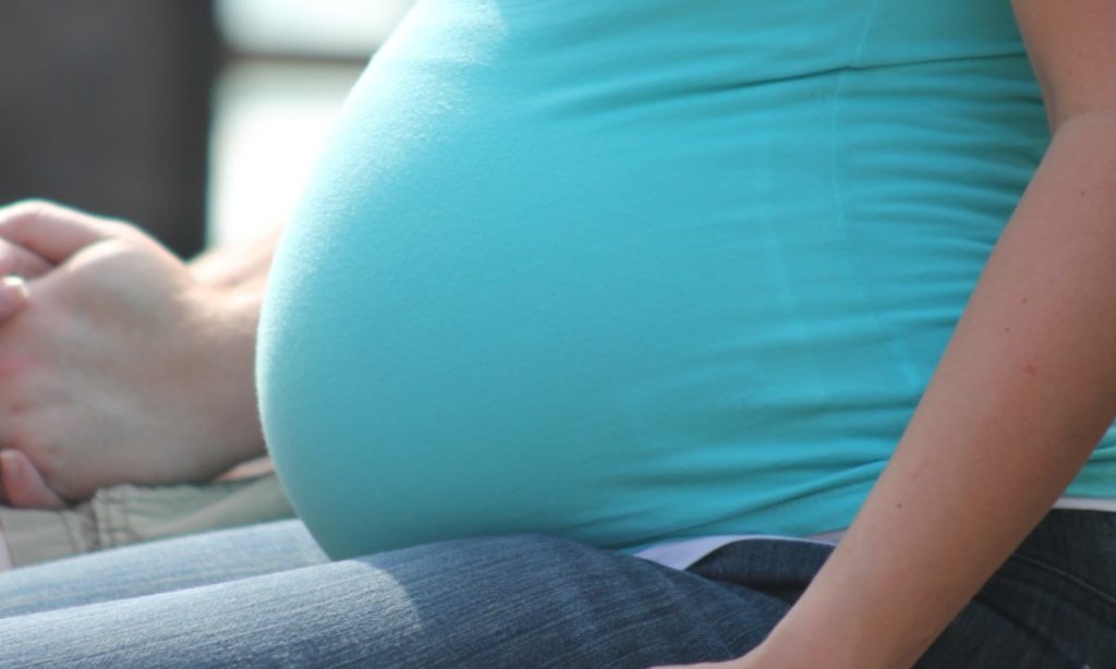 Mulher não precisa que marido autorize laqueadura, decide Câmara