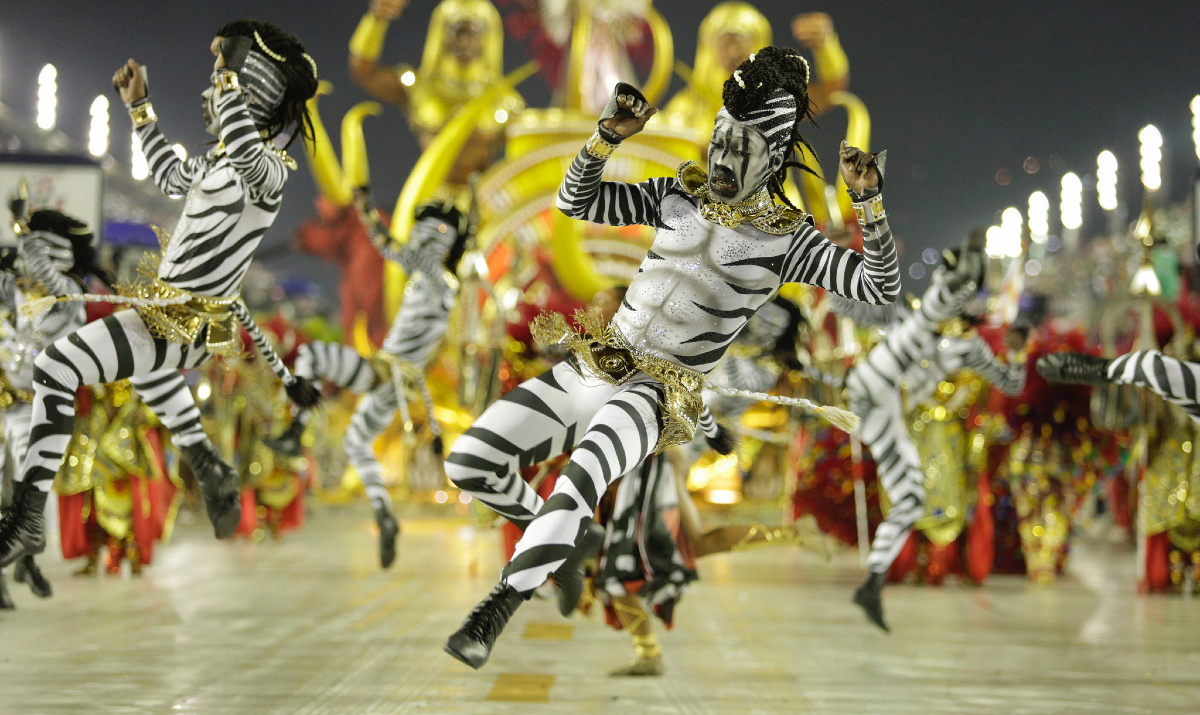 Escolas de samba aumentam o tom de crítica social no carnaval do Rio