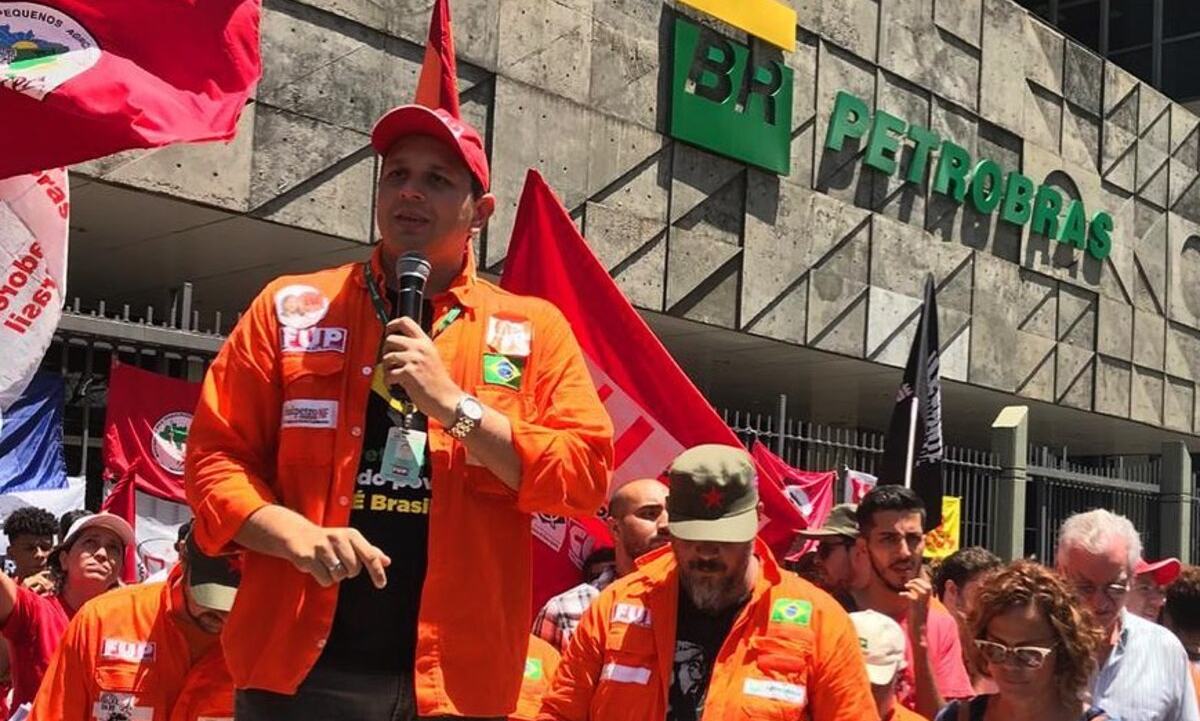 Petroleiros enfrentam batalha judicial para manter greve contra demissões na Petrobras. Foto: Reprodução/Facebook 