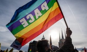 Milhares de manifestantes vão às ruas na Alemanha contra 'acordos' com a extrema direita