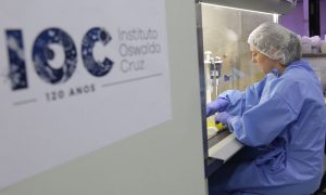 Fiocruz entregará 11 milhões de doses a menos da vacina contra Covid-19 em abril