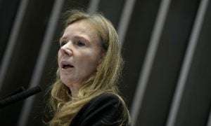 Serviço militar aberto às mulheres está em discussão no Senado