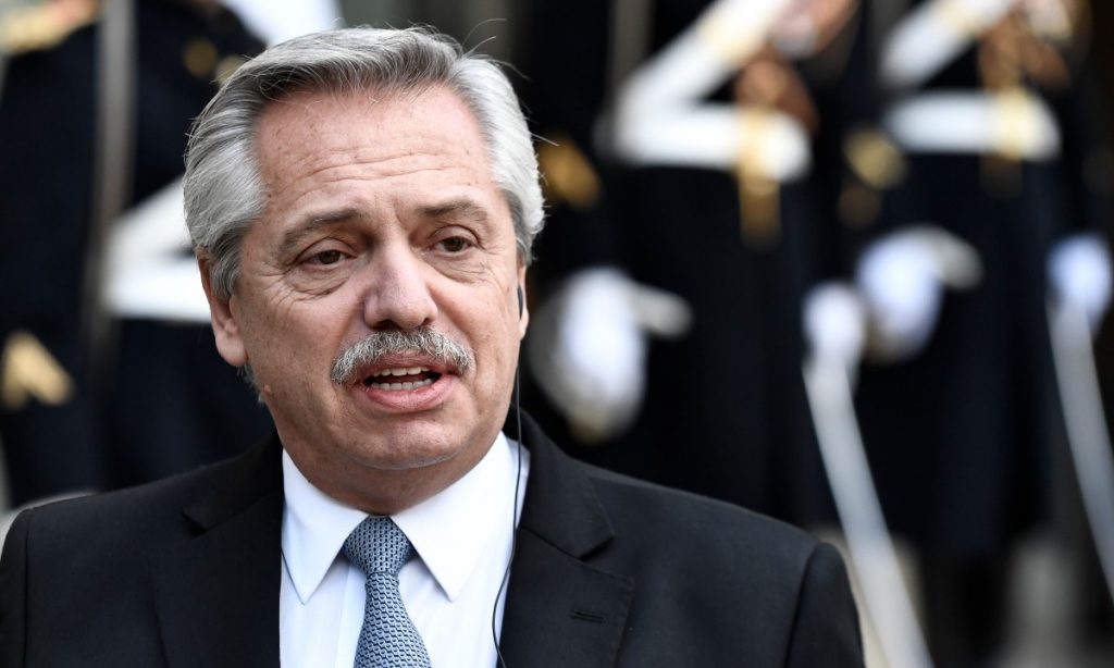 Povo venezuelano não merece sanções, diz presidente argentino Alberto Fernández