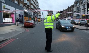 Polícia de Londres mata homem após ataque com faca que deixou dois feridos