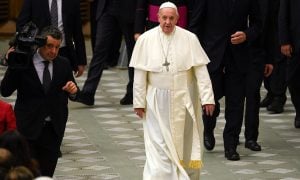 Papa se dispõe a receber autores de relatório sobre pedofilia na Igreja