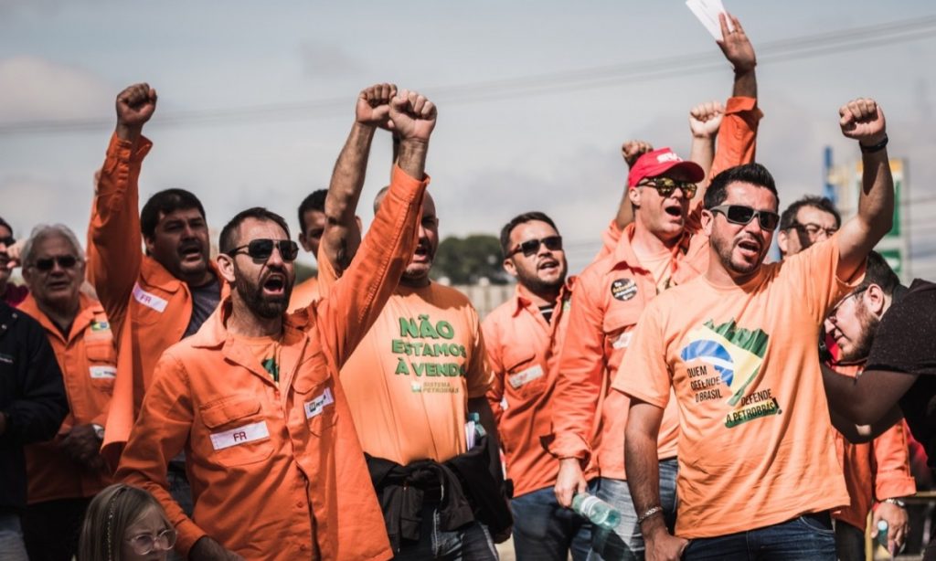 Após decisão do TST, petroleiros anunciam continuidade da greve