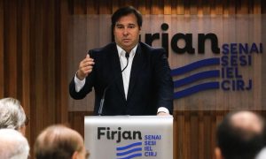 Rodrigo Maia quer reforma administrativa para novos servidores públicos