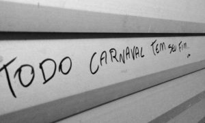 Entre estado de exceção e estado de carnaval, que vença a liberdade