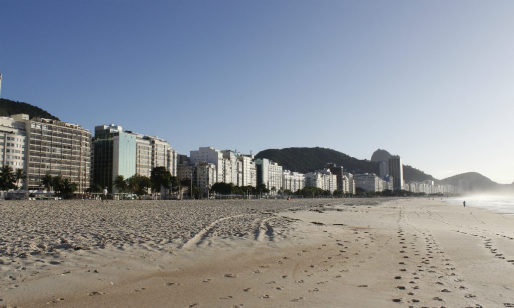 Cartão postal, bairro com maior número de idosos do Brasil vira deserto