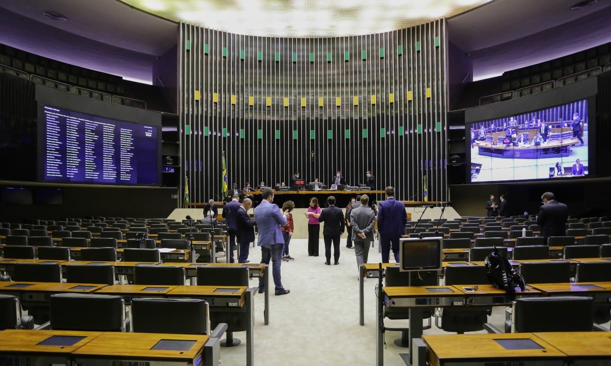 1 milhão de pessoas querem fundos eleitoral e partidário revertidos para tratar coronavírus