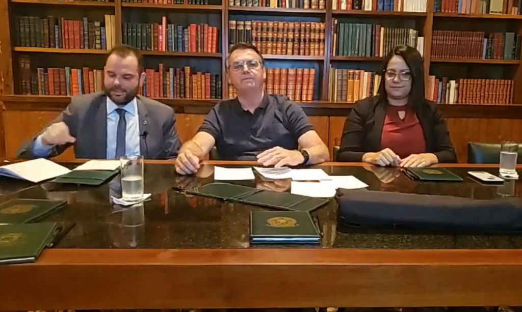 Bolsonaro defende PIB e ataca imprensa: “Estamos perdendo o direito de fazer piada”