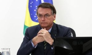 Twitter apaga publicações em que Bolsonaro questionava isolamento social