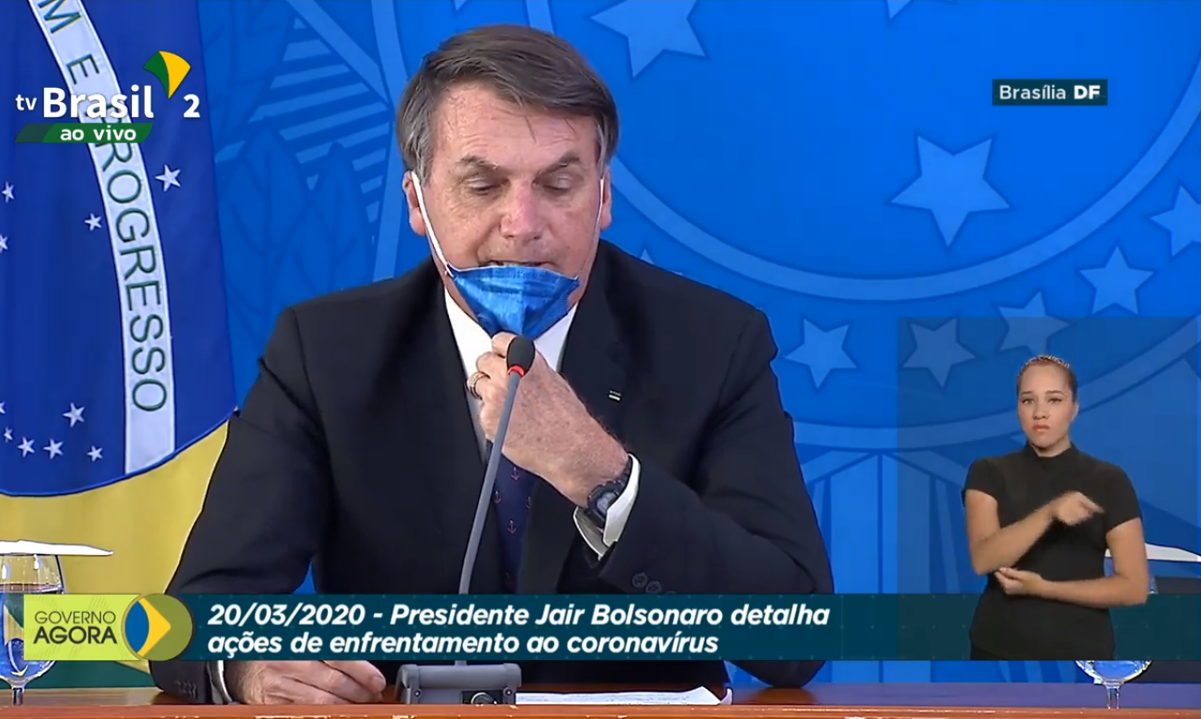 Bolsonaro debocha de epidemia do coronavírus no Brasil: “Gripezinha”