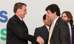 Em meio à crise do coronavírus, Bolsonaro cobra tom mais político de Mandetta
